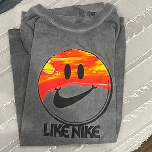 men’s nike t-shirt